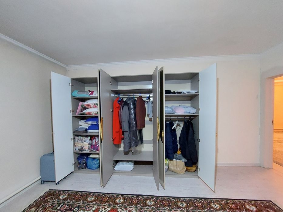 Шкаф, туалетный столик