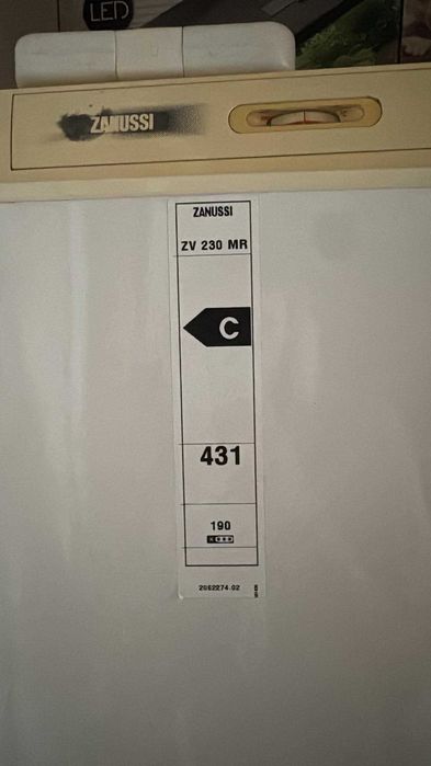 Congelator vertical Zanussi – 6 sertare (190 L)