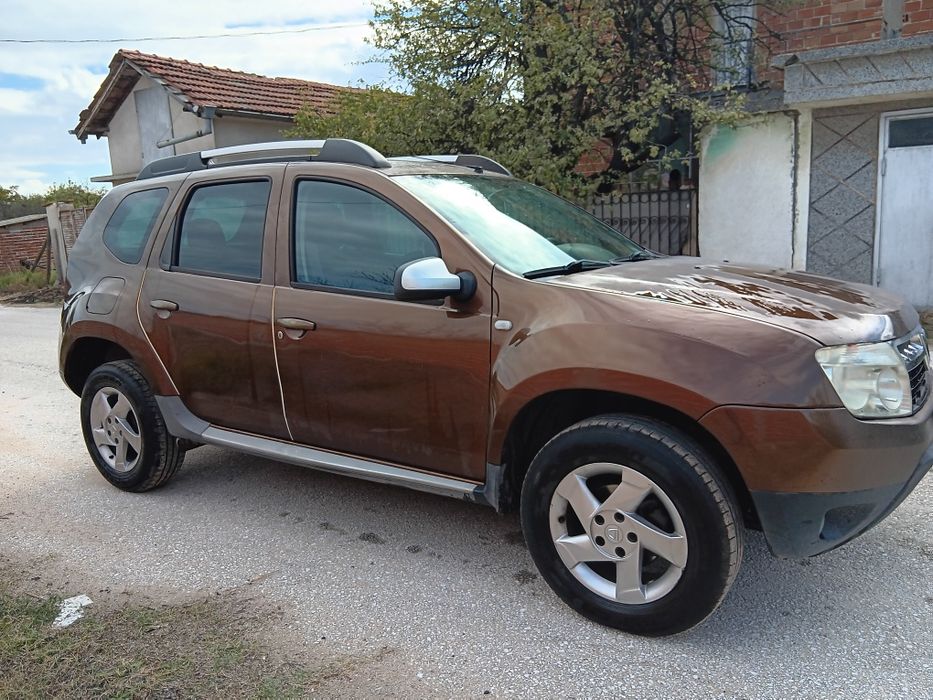 Продавам Dacia Duster 1.6i GAZ