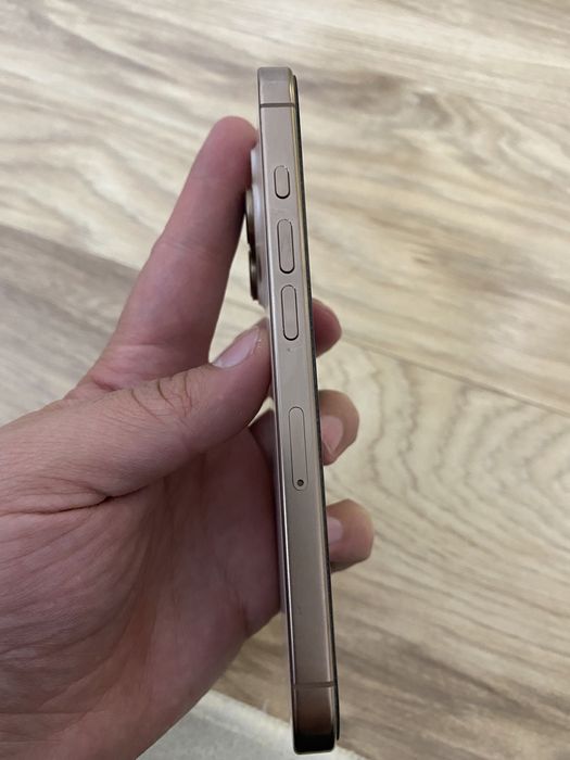 Iphone 16 pro desert