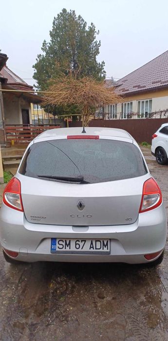 Vând reno clio an 2011