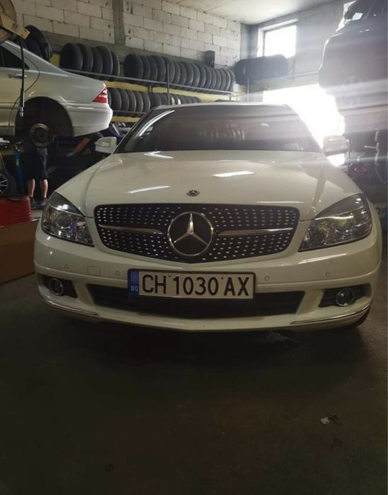 Решетка за Mercedes C Class W204 07-14 Diamond Grille