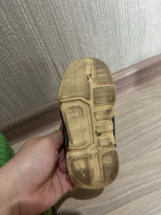 Продам детскую обувь
