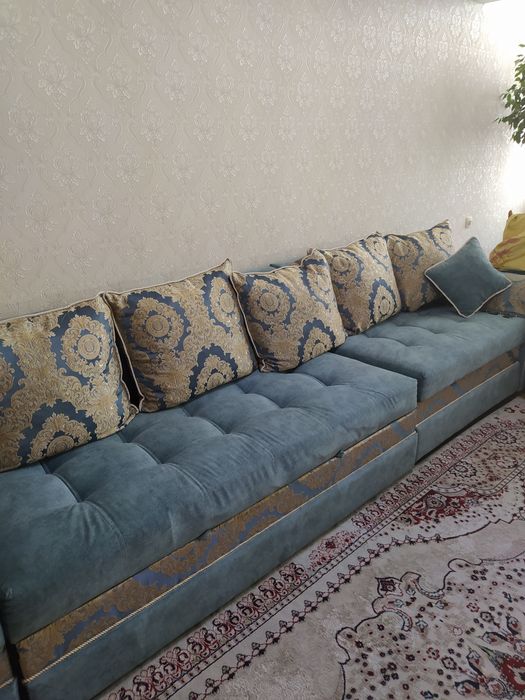 Продам диван длиной 4 метра