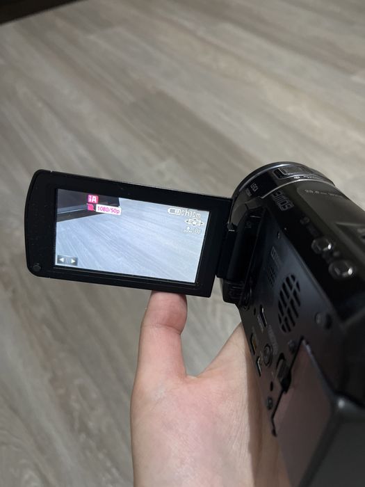 Продам видеокамеру/фотик panasonic sd800