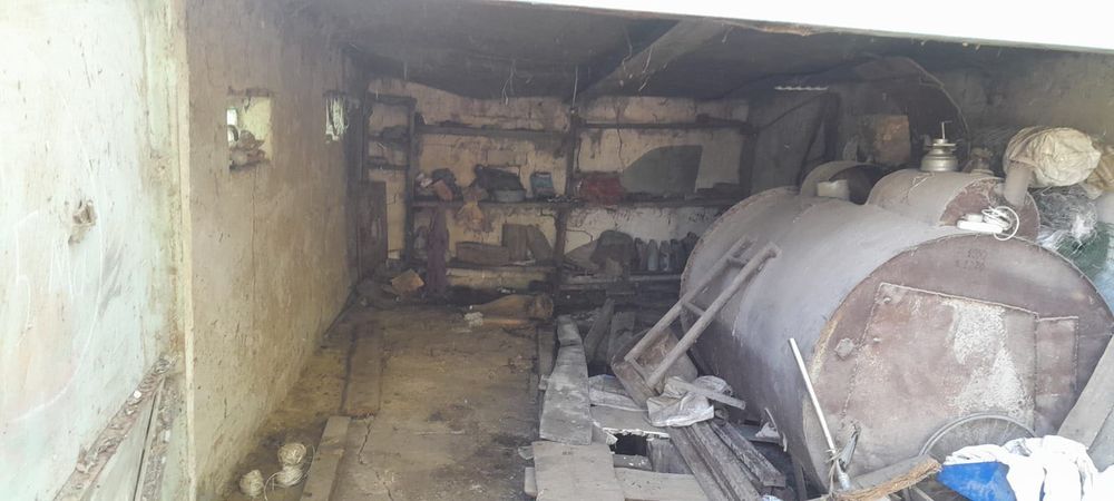 Продается дом,находится в поселке Аксуат.