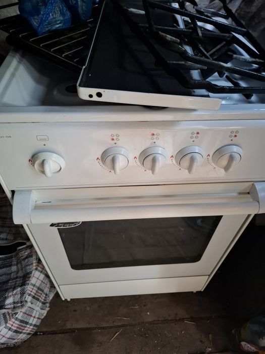Продам газ плиту