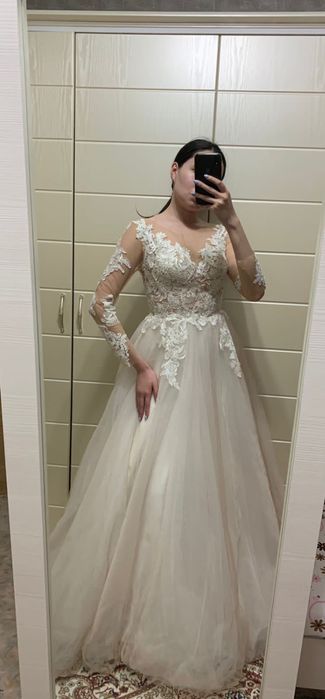 Продаю красивое свадебное  платье