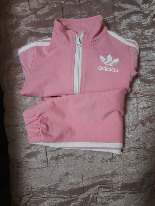 Спортен комплект за 2 годишно дете.