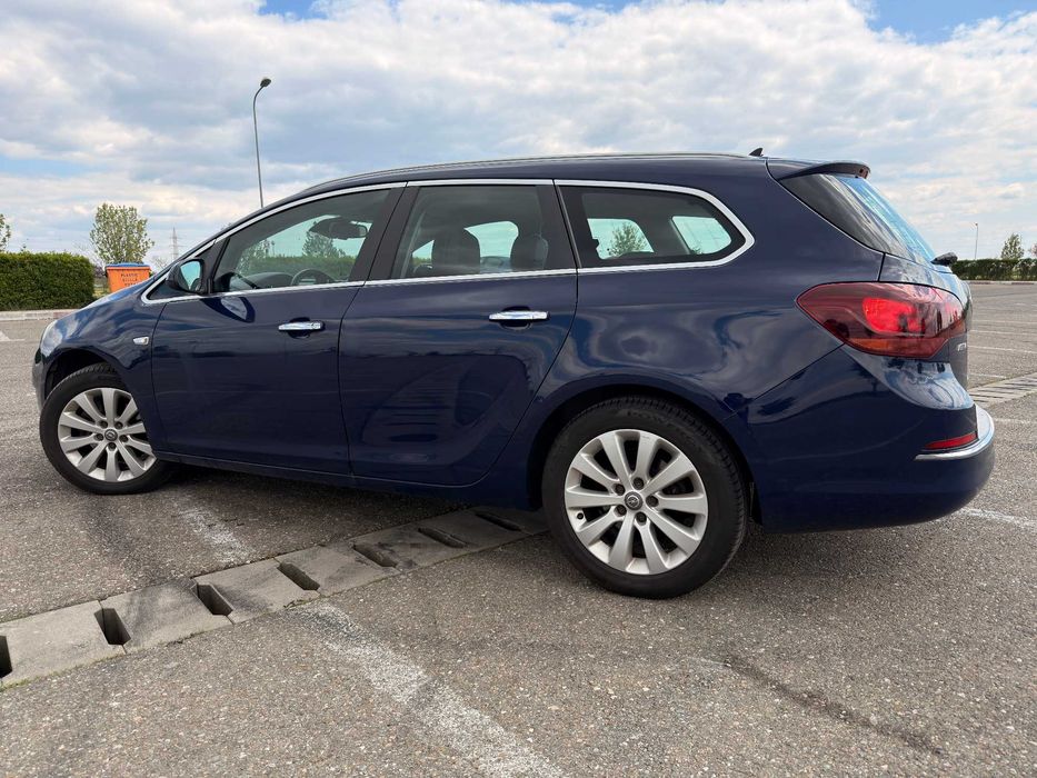 Opel Astra J Sports Tourer
