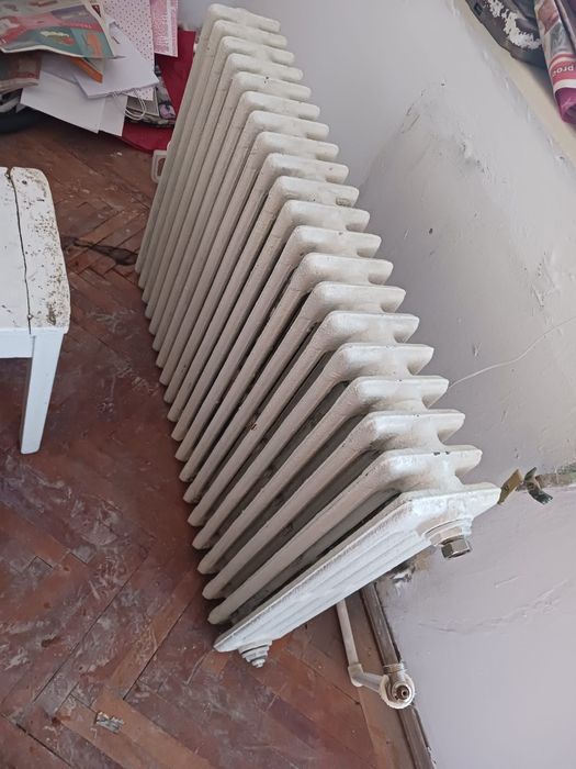 Vând calorifere fonta