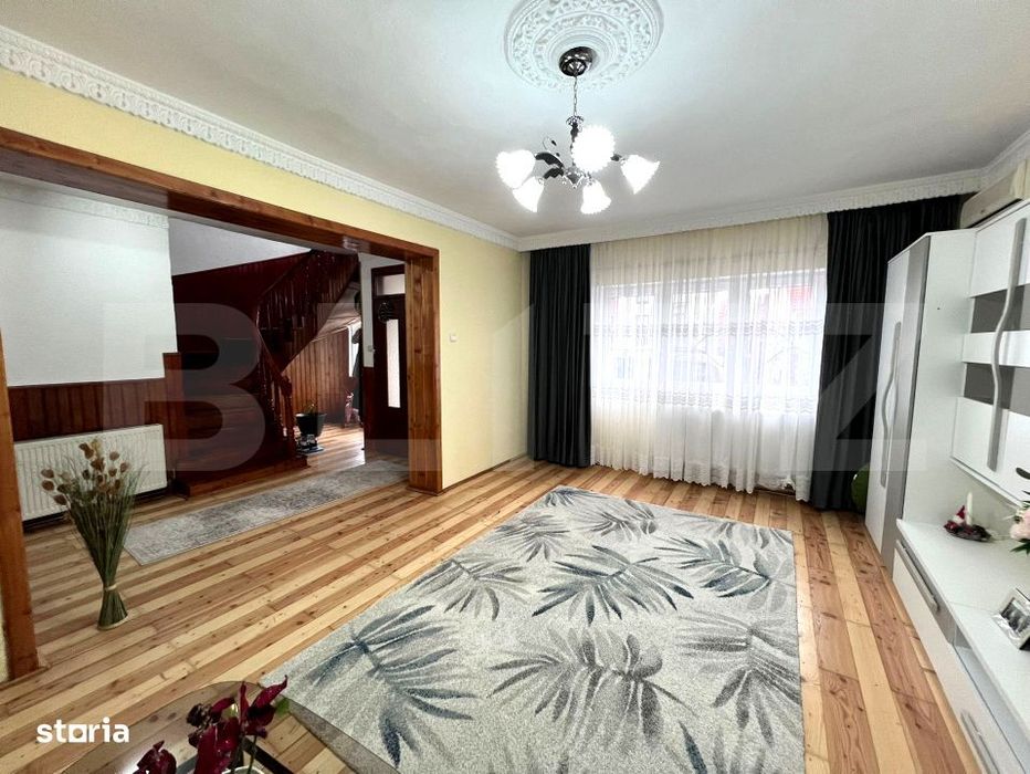 Casa tip duplex – 272 mp utili, 9 camere ,in  zona Cetate
