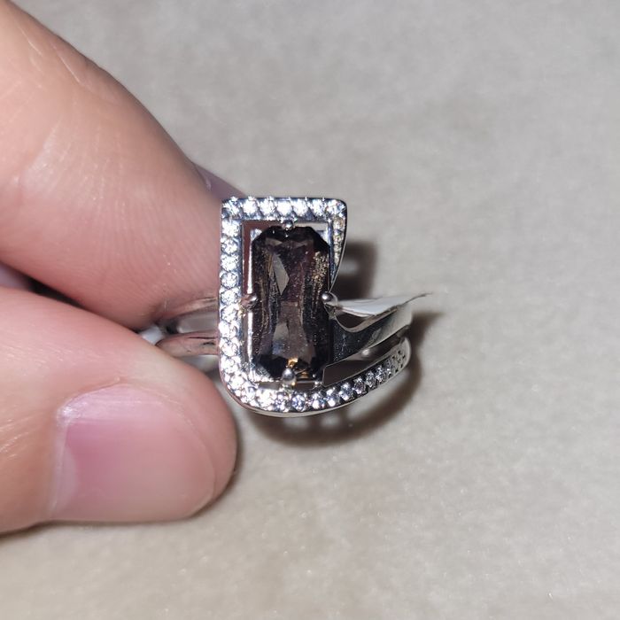 925 Серебряное кольцо с камнем