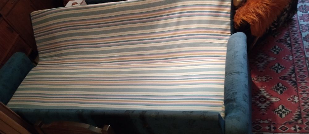 Голям диван канапе 190см+подарък бежов китеник с малък косъм