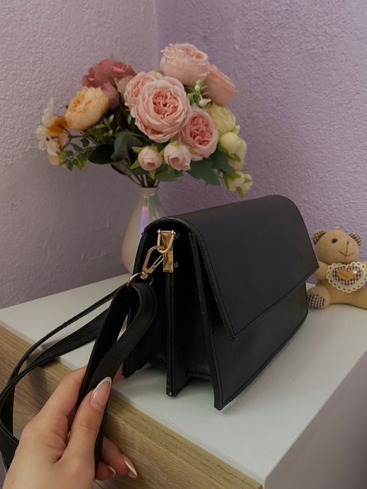 Черна дамска чанта от еко кожа