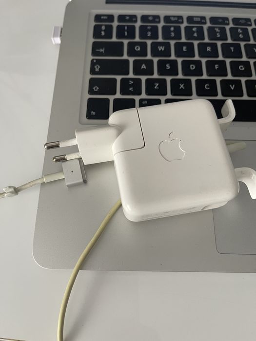 Laptop MacBook Air i5, 256GB SSD