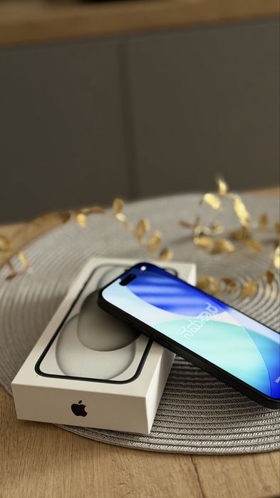 IPhone 15 | 128 GB | Accesorii incluse