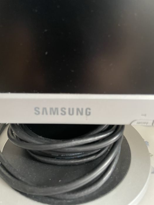 Монитор Samsung 713N