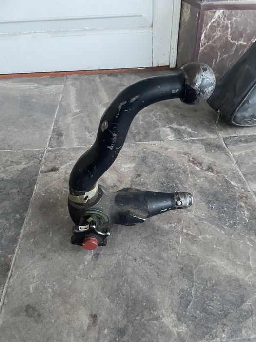 Фаркоп на audi .