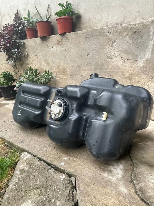 Benzabak kia bongo sotiladi gazelgayam o'rnatsa bo'ladi