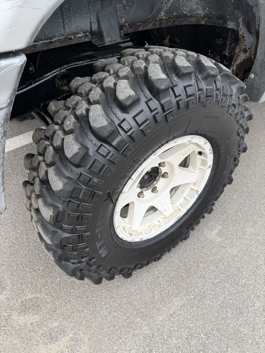 Silverstone 35x10.5x16
