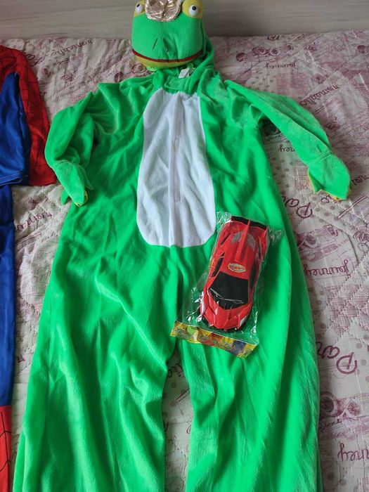 Карнавални костюми Жабокът принц и Спайдърмен