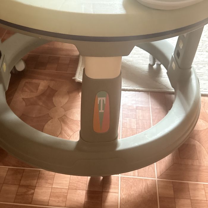 Срочно продам детские ходунки