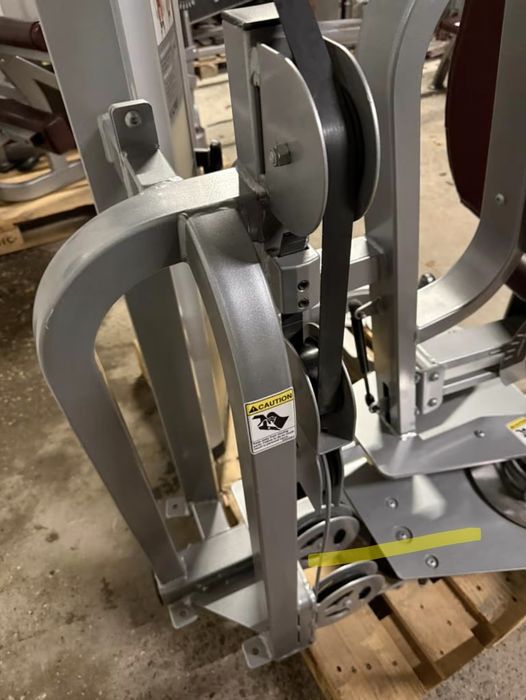 Фитнес уреди cybex eagle пек дек задно рамо