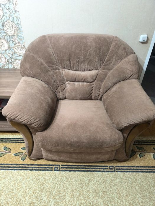 Диван и два кресла