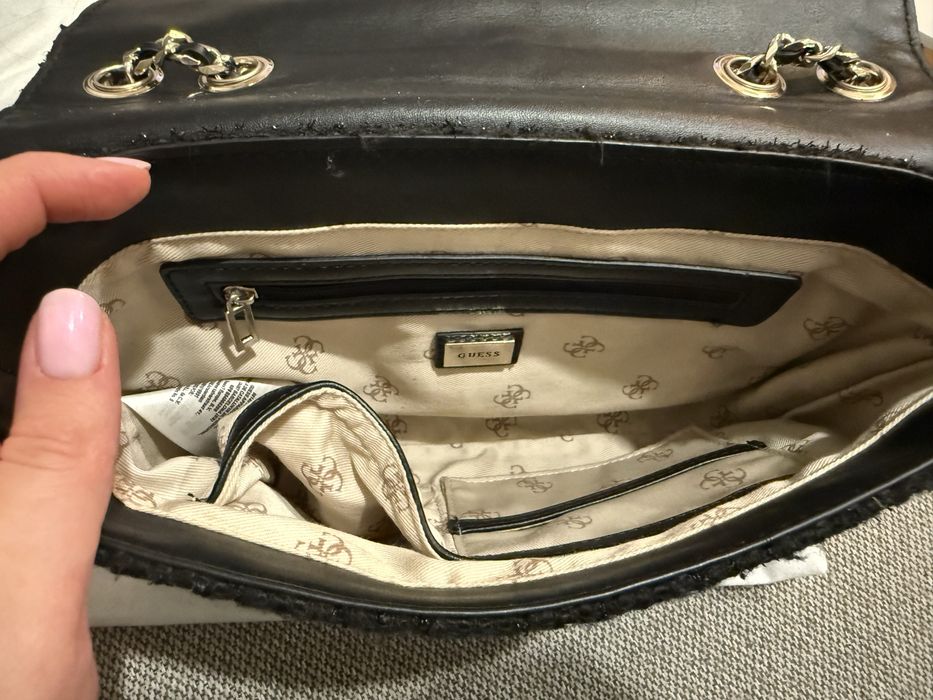 Черна чанта Guess