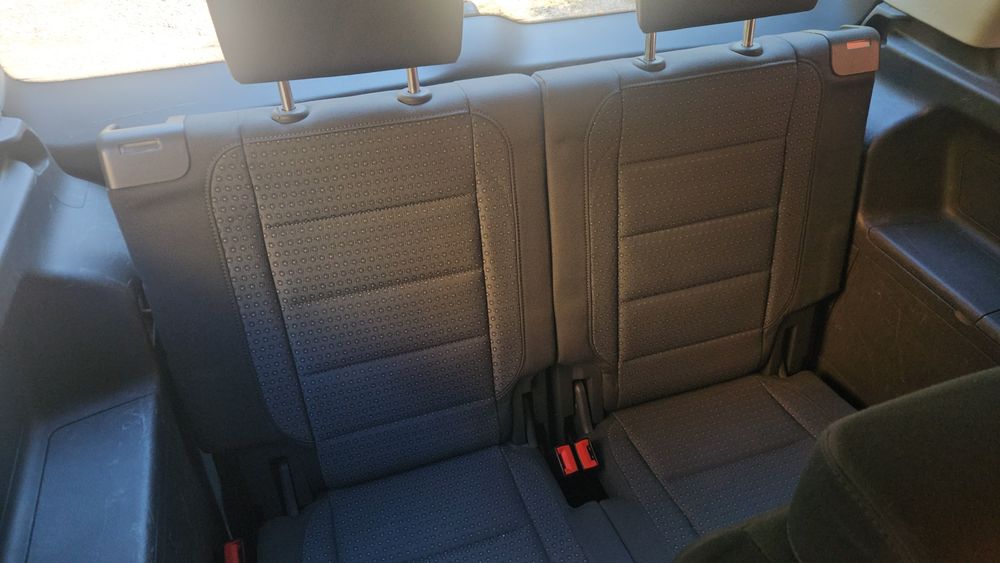 Vw touran 7 locuri 1.6 fsi 115 cp stare foarte buna ingrijita accept orice test 260 mii km
