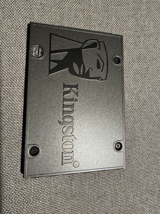 240GB Sandisk и Kingston