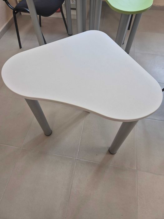 Мебели подходящи за детка занималня или детски център