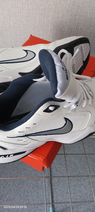 Nike Air Monarch 4