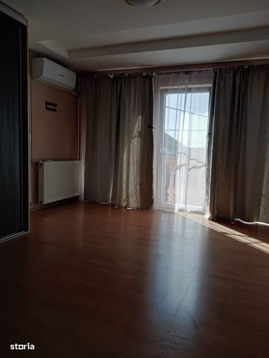 Casă spațioasă cu etaj și teren generos, zona urbană