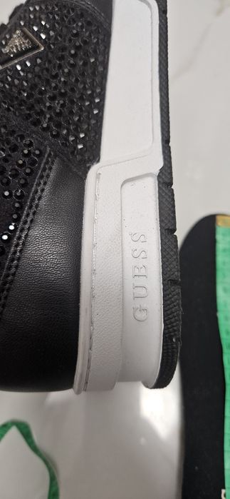 Маратонки Guess  нови