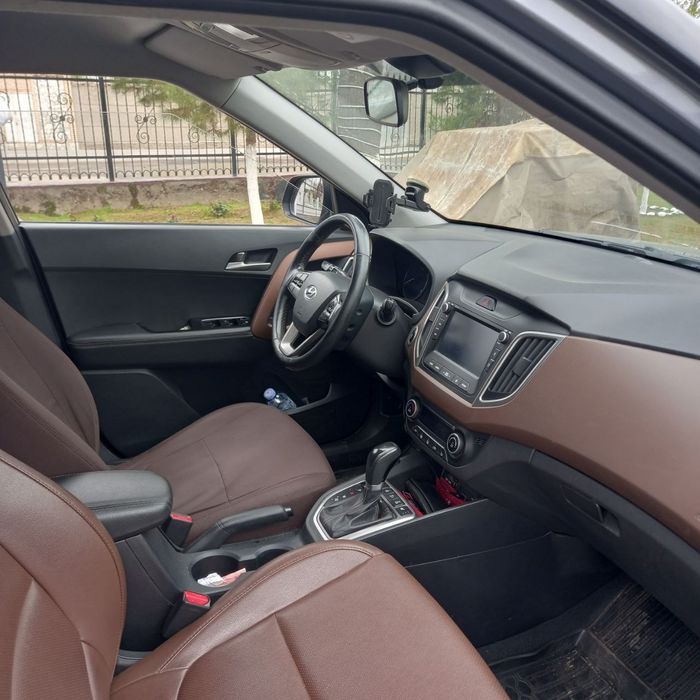 Автомобиль HYUNDAI CRETA 2.0