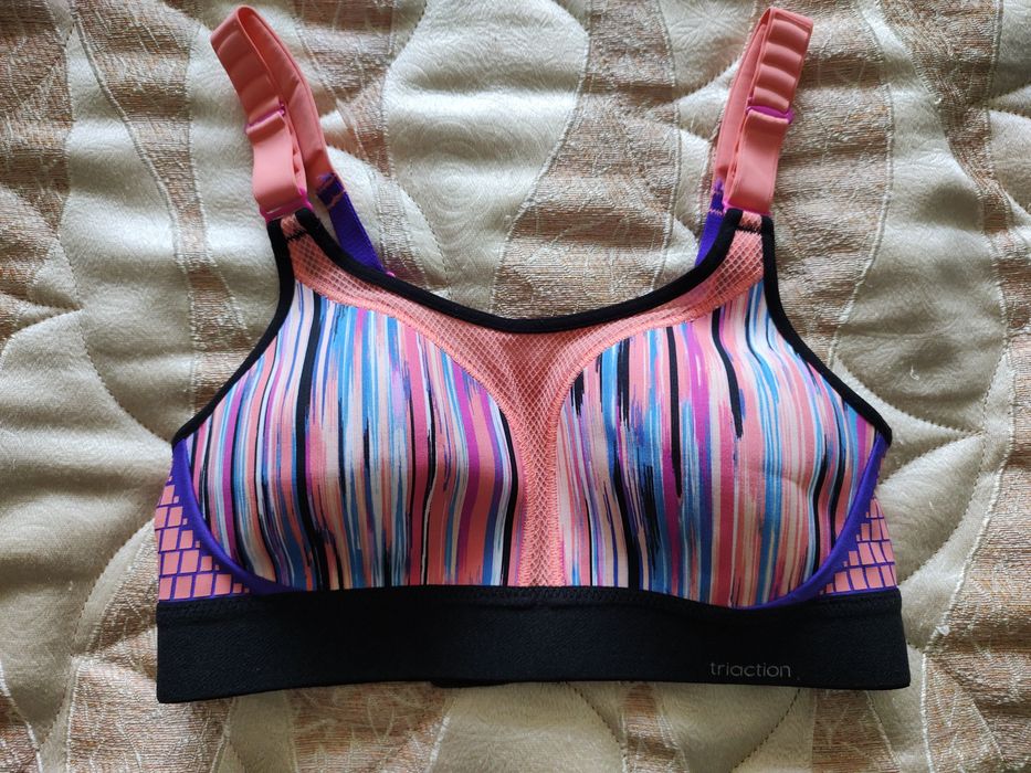 Нови спортни сутиени