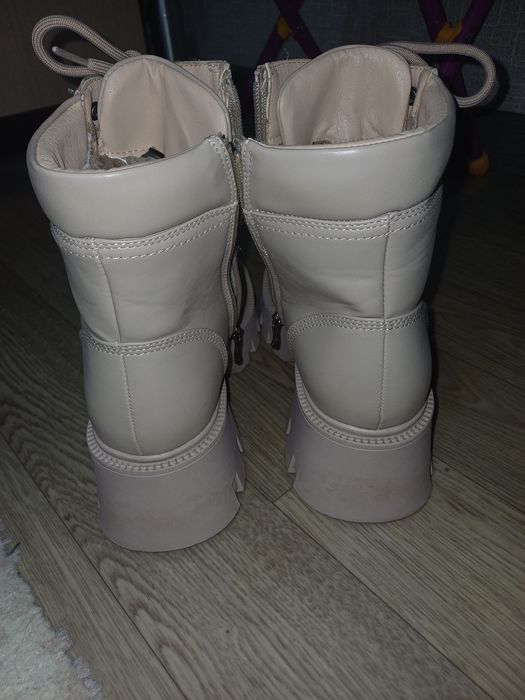 Продам зимние ботинки