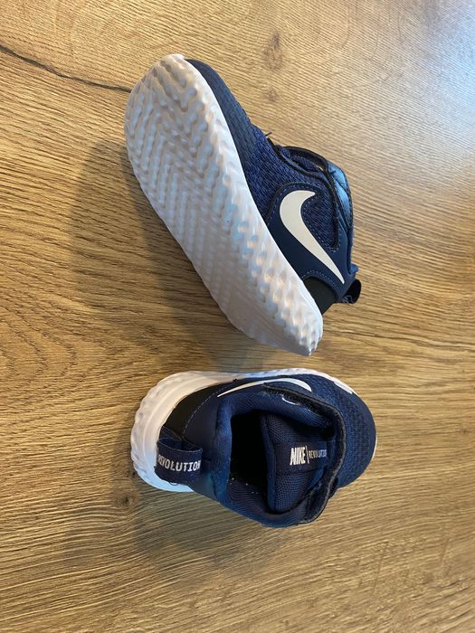Бебешки маратонки Nike 21 номер
