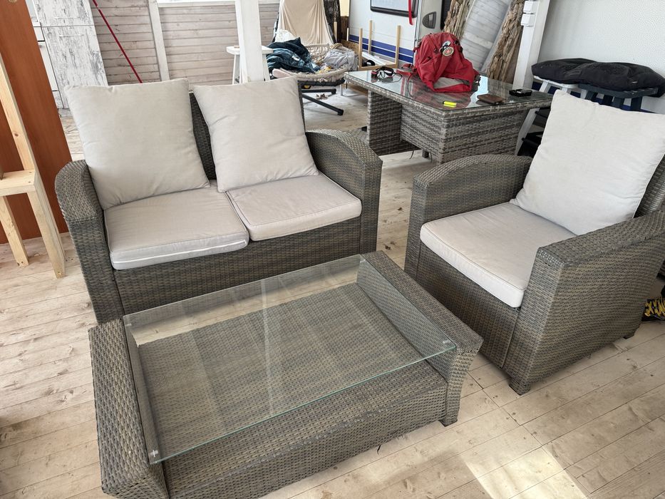 Ратанови градински мебели