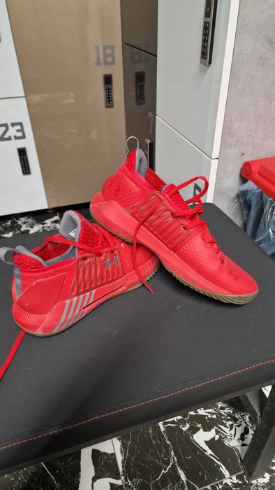 Adidasi Under Armour