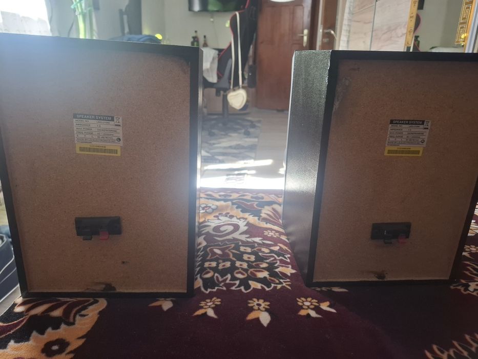 Vind 2 boxe Lg Lms 1050 200w prg 4 ohmi in stare foarte buna