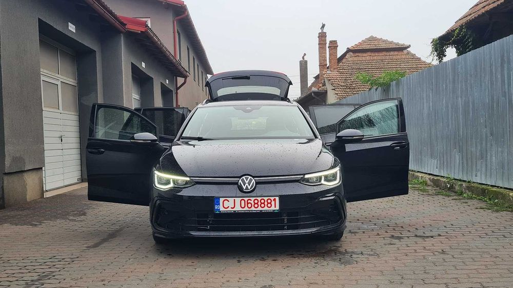 VW Golf VIII R-LINE / DSG/CAR Vertical Disponibil