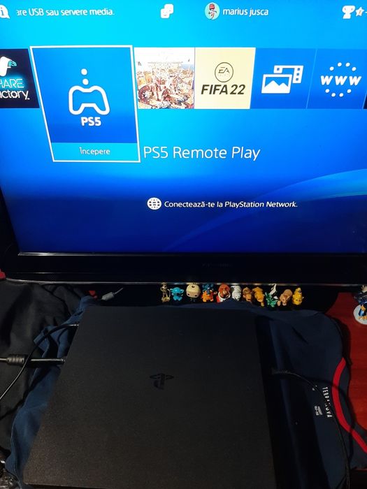 Vând PlayStation 4 slim în stare bună ps4