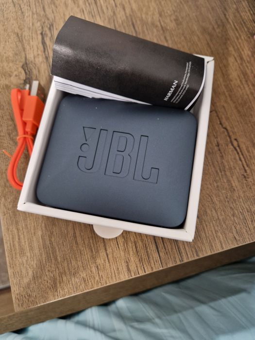 Boxă jbl go essential