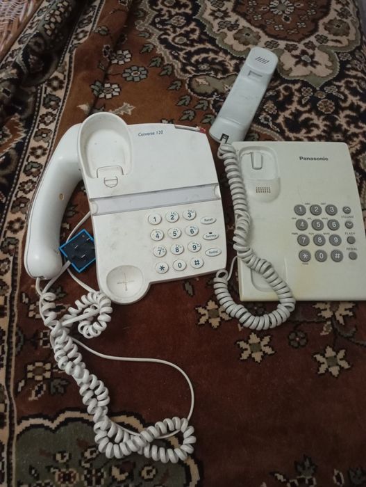 Белый телефон - 1500 тг.