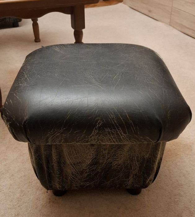 Мека мебел - 2 фотьойла и 2 табуретки от еко кожа