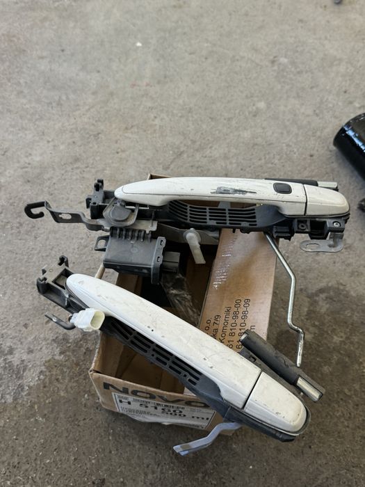 Ручка на тойота камри45 левый