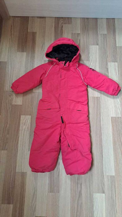 Зимний комбинезон для девочки 2 - 3 годика. Отличного качества.